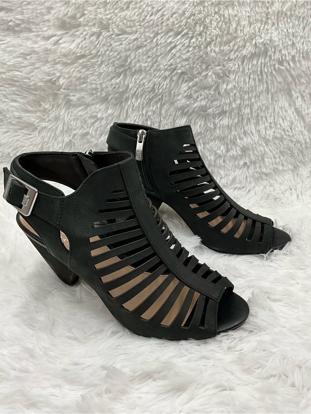 Vince Camuto Heeled Sandals Size 9 Black Cutout Peep-Toe side Zipper & Buckle